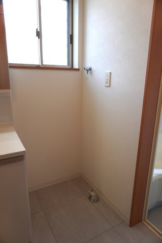 越谷市弥栄町3丁目 中古戸建のランドリースペース