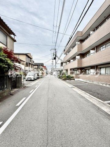 サン・ブルームの周辺