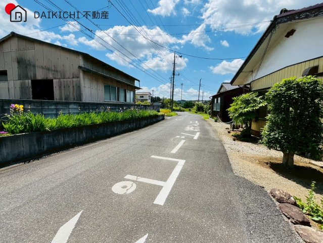 【前面道路含む現地写真】 | 日高市高岡　中古戸建
