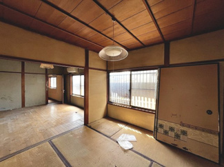 【和室】 | 富秋町２丁目　中古戸建 | 和室は床の間、仏間、欄間もある2部屋続き間です。本格的和室に広縁がある贅沢な造りです。