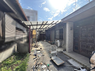 【庭】 | 富秋町２丁目　中古戸建 | 敷地が奥に広がっているのでプライバシーが守られ、子育て世代にも安心です。