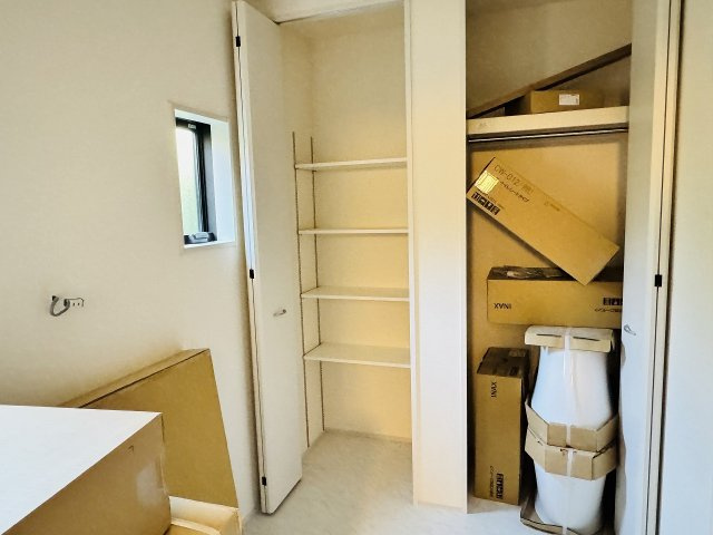 八王子市　散田町　新築一戸建て　２期の脱衣所|～リネン類や洗剤などをしまうのに便利な、タップリ収納のある脱衣所～