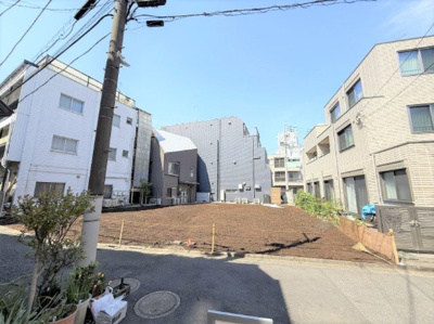 【外観】 | 【仲介手数料６９０万円が無料！！】■学芸大学駅８分■東口商店街を抜けてすぐ■鷹番小学校２４０ｍ | 諸費用６９０万円ＯＦＦ！！
春の特別キャンペーン！
日本一の家計応援サービスに挑戦中！
■学芸大学駅８分
■東口商店街を抜けてすぐ
■鷹番小学校２４０ｍ
■無料で間取図作成可能
