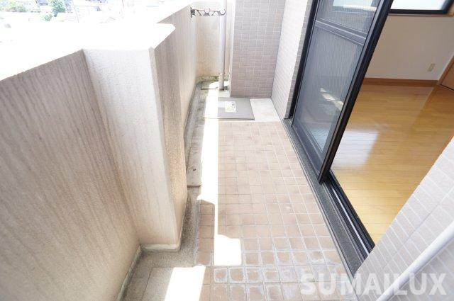 熊本市中央区新屋敷１丁目の賃貸マンションのバルコニー