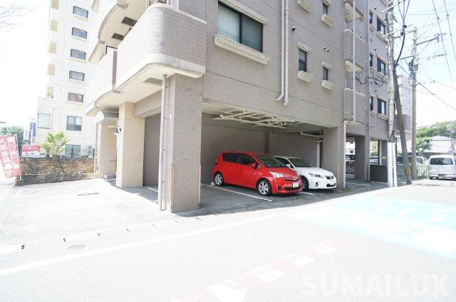 熊本市中央区新屋敷１丁目の賃貸マンションの駐車場