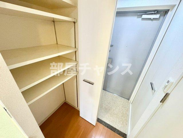 プレサンス泉セントマークの玄関