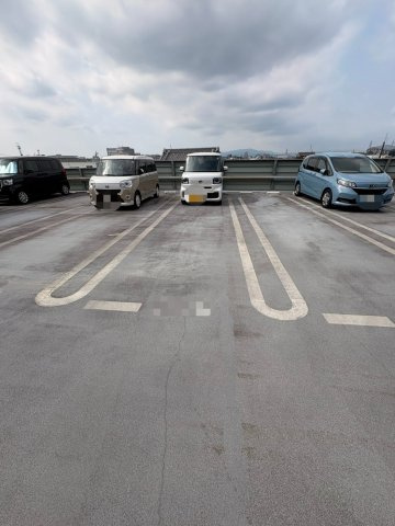 レジデンス・ザ・トヨタの駐車場