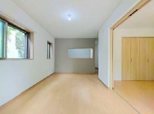 【居間・リビング】 | 【仲介手数料０円】藤沢市稲荷1丁目　中古一戸建て | 藤沢市稲荷1丁目　中古一戸建て
