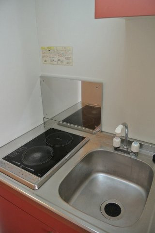 レオパレスディヤハイム　萩のキッチン|コンパクトなキッチンで掃除もラクラク