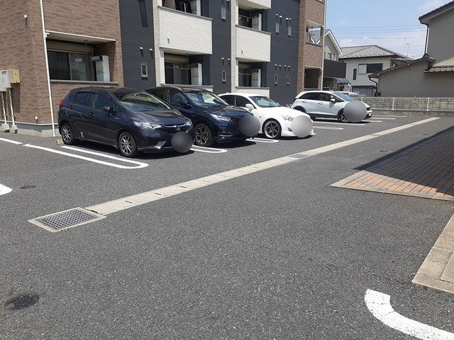 ヴィラ・ロイヤルⅡの駐車場|駐車場です