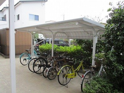 レオパレスサウス宇都宮のその他|屋根付き駐輪場です。