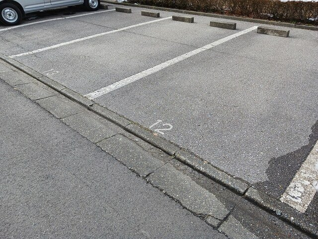 ＬＡＳＳＩＫの駐車場|駐車場です