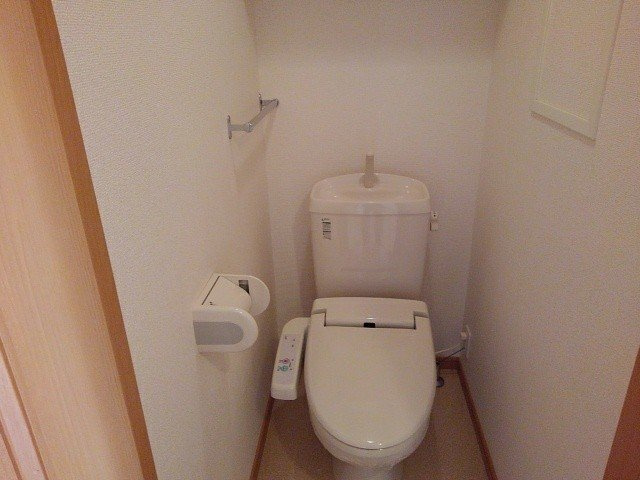 アルメリーナ　Ｂのトイレ|清潔感のあるトイレです