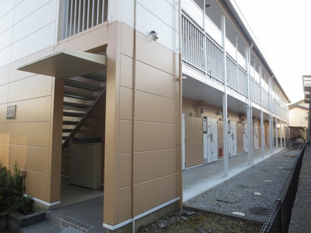レオパレスパルの玄関|落ち着いた玄関です