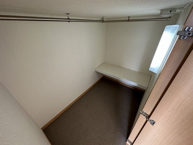 レオパレスシフォンの内装|ベッド下収納