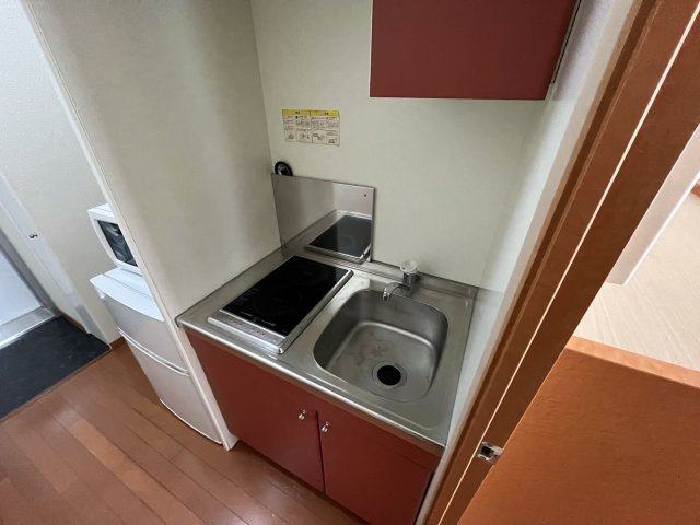 レオパレス新川桜祥のキッチン|コンパクトなキッチンで掃除もラクラク