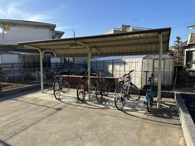 レオパレスル　レーブのその他|入居者様専用屋根付き駐輪場です。