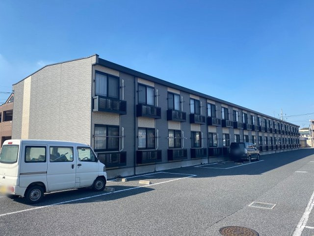 レオパレス陽光　茂原１の外観|落ち着いた雰囲気の外観です