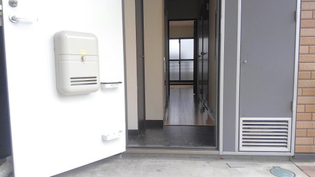 レオネクストＨＡＮＡＷＡＤＡの玄関|ゆったりとした玄関です