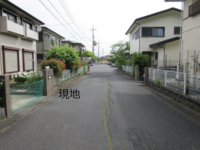 中古戸建　東松山市五領町19-16（リフォーム住宅）の前面道路含む現地写真