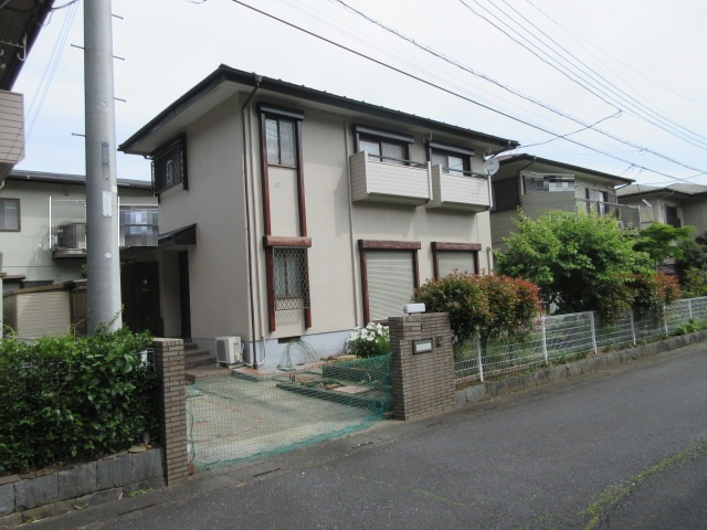 中古戸建　東松山市五領町19-16（リフォーム住宅）の前面道路含む現地写真