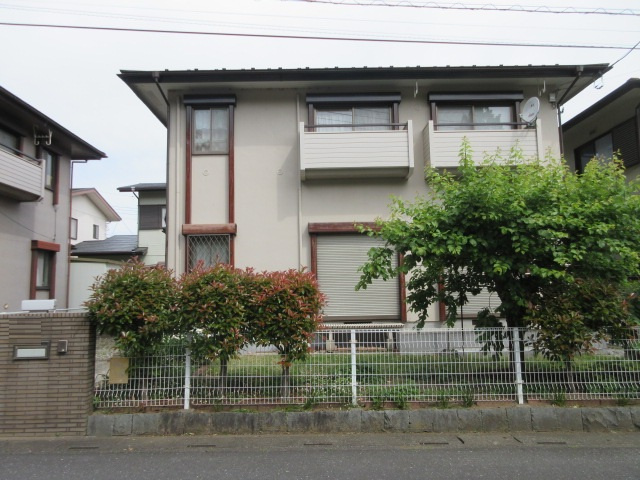 中古戸建　東松山市五領町19-16（リフォーム住宅）の前面道路含む現地写真