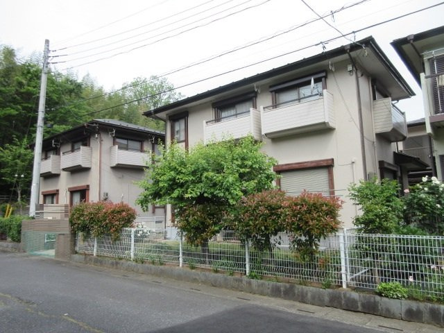 中古戸建　東松山市五領町19-16（リフォーム住宅）の前面道路含む現地写真