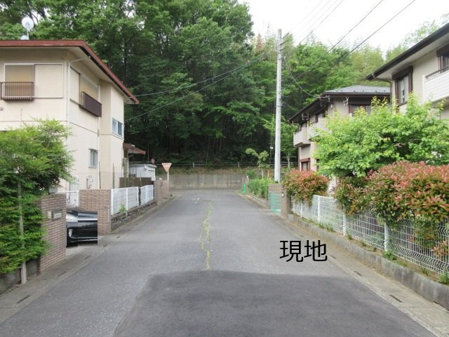 中古戸建　東松山市五領町19-16（リフォーム住宅）の前面道路含む現地写真