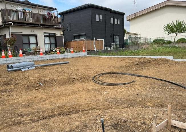 【外観】 | 土地の面積＝住宅面積ではありません。建ぺい率の問題などで、土地のある場所によって住宅を建てられる面積は限られています。高さもしかり、「土地」という言葉の中には、建築条件も含まれると考えておきましょう。