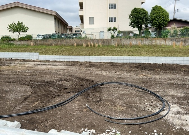 【外観】 | 土地購入を検討されている場合、境界杭がない状態で購入してしまうと境界確定測量をする必要があり、費用がかかります。購入の前に、売主、隣土地所有者立ち合いのもと境界を確定し境界杭を設置するのがベストです。