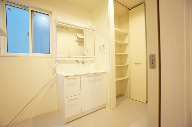 渕1丁目戸建D-roomの洗面所