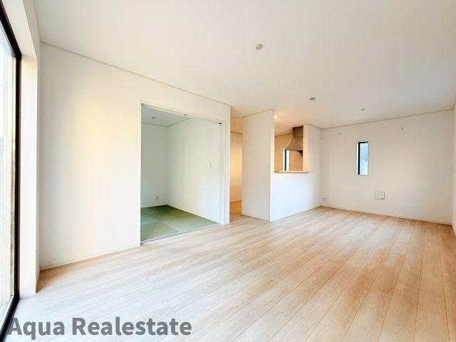 クレイドルガーデン藍住町徳命第2の居間・リビング|こちらのリビングで趣味の時間をお楽しみください
