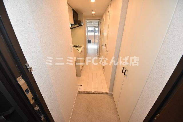 プレサンス谷町アルファの玄関