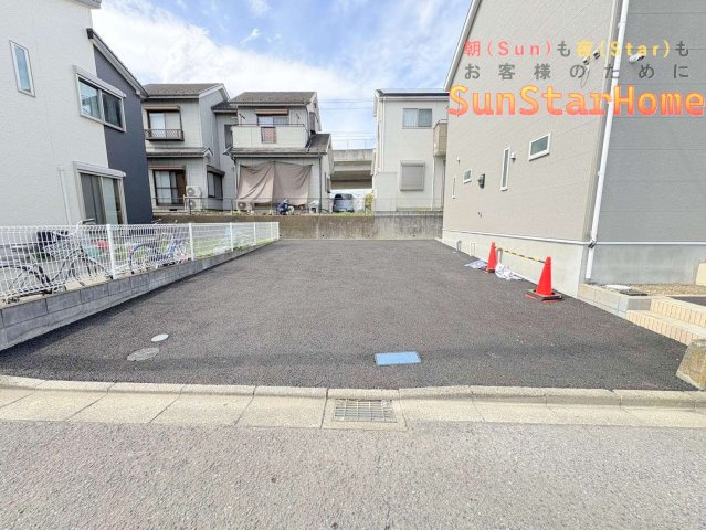 【サンスターホーム】青梅市新町6　角地新築　大型商業施設徒歩2分♪の駐車場