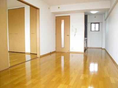 イング大橋南の居間・リビング|【４３．５０㎡】綺麗な室内、やわらかな採光が快適な暮らしを彩ります♪