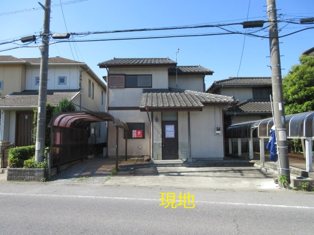 中古戸建　熊谷市江波522-28（リフォーム住宅）の前面道路含む現地写真