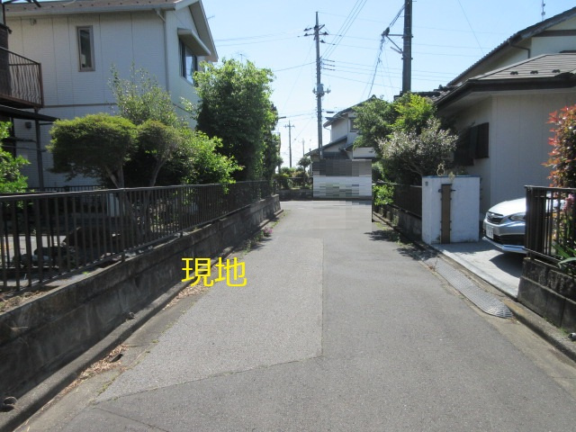中古戸建　熊谷市江波522-28（リフォーム住宅）の前面道路含む現地写真