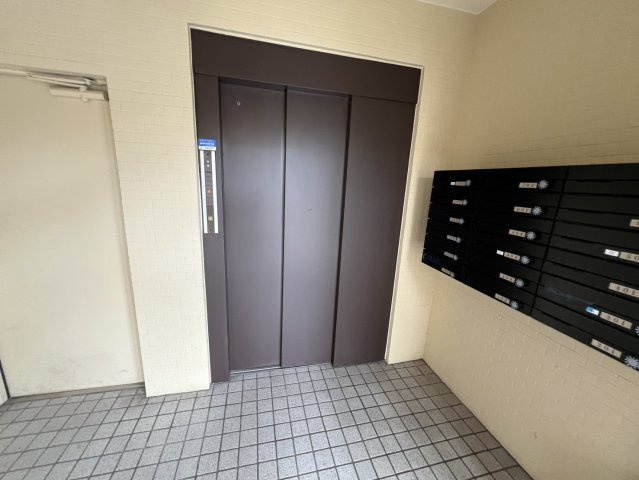 フラットインの玄関