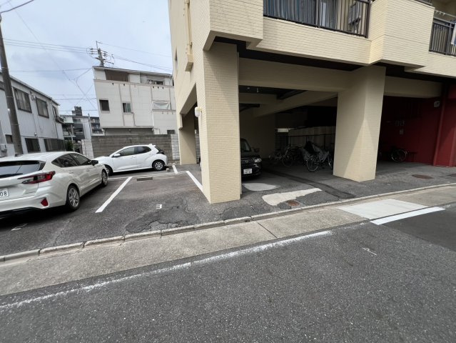 フラットインの駐車場