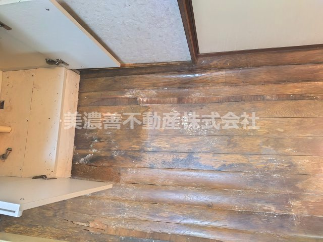 ６６８０３　岐阜市切通中古戸建ての内装