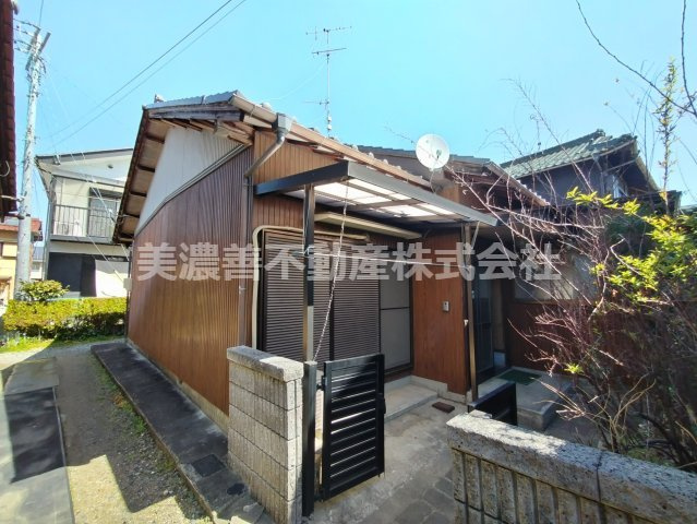 ６６８０３　岐阜市切通中古戸建て