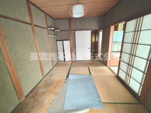 ６６７５３　岐阜市三田洞中古戸建ての和室