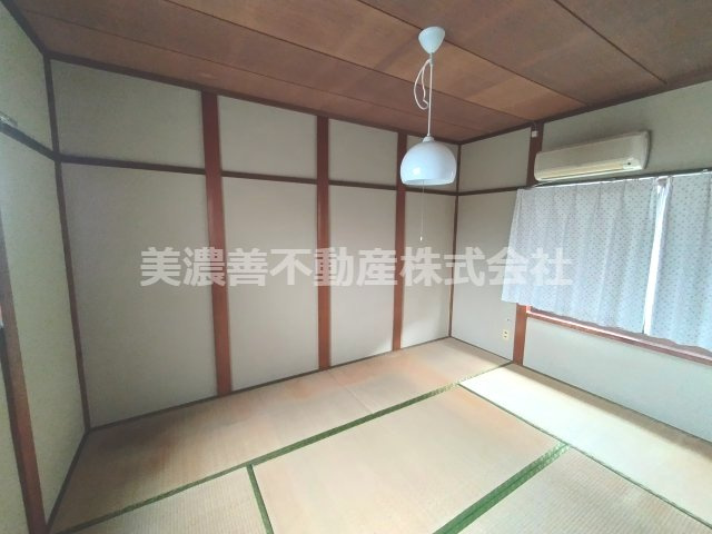 ６６７５３　岐阜市三田洞中古戸建ての和室