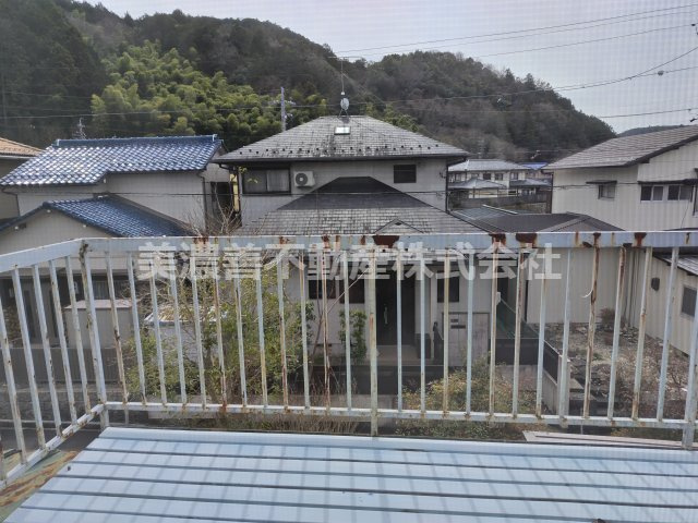 ６６７５３　岐阜市三田洞中古戸建てのバルコニー