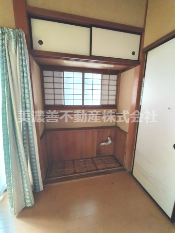６６７５３　岐阜市三田洞中古戸建ての和室