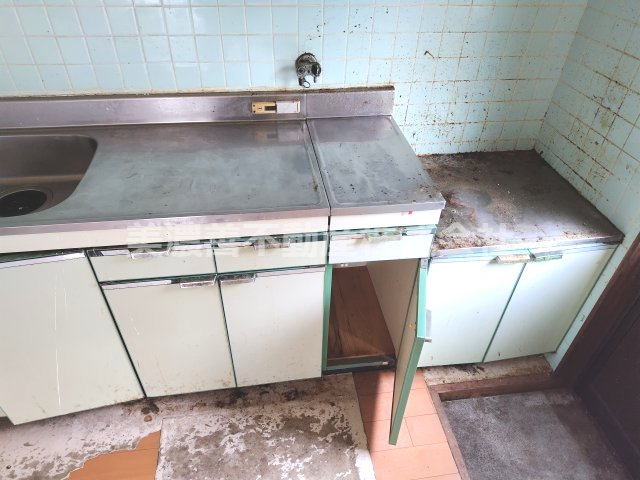 ６６７５３　岐阜市三田洞中古戸建てのキッチン