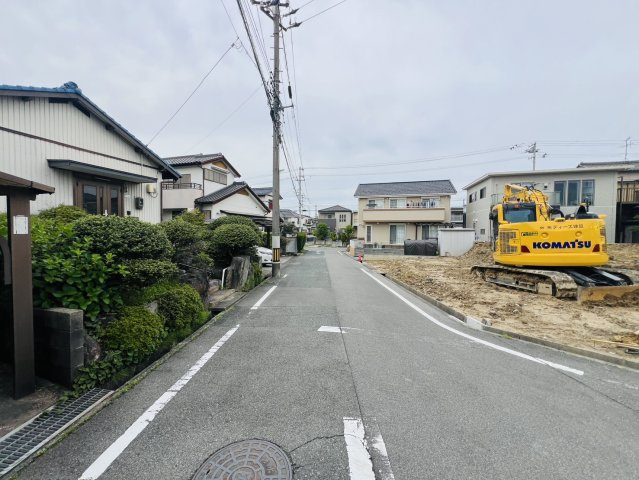 東海市荒尾町奥曽山1番51『仲介手数料無料』新築戸建ての前面道路含む現地写真