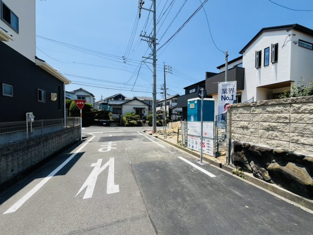 東海市荒尾町奥曽山1番51『仲介手数料無料』新築一戸建て・建売の前面道路含む現地写真