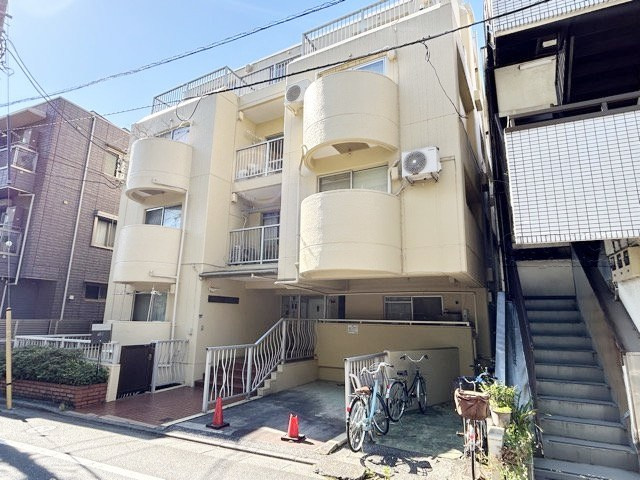 【外観】 | 住建第二ハイプレース | 手入れの行き届いた外壁やエントランスなど、「見ればわかる」レベルで清潔感を保ったマンションです。築年数を感じさせない姿で皆様をお出迎えします。～即日のご見学可能～　お問合せはお気軽にどうぞ。