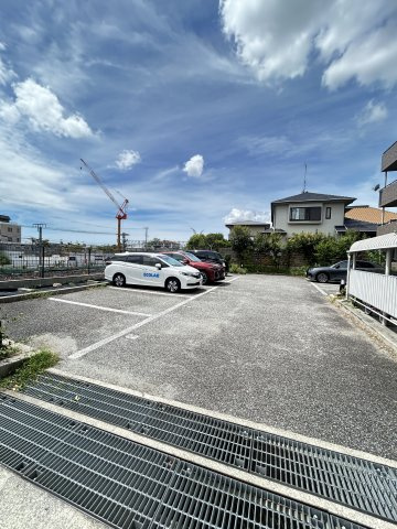 クオリティ西芦屋２の駐車場